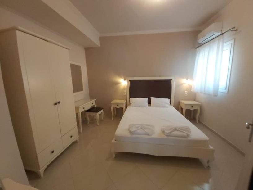 Konstantinos Apartments Ammoudia Buitenkant foto