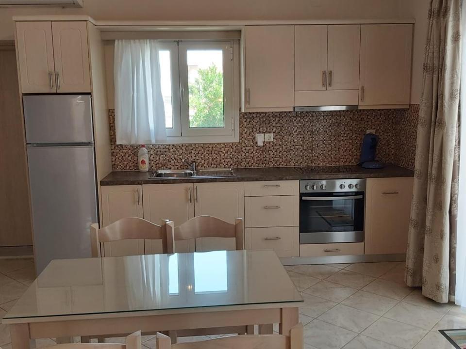 Konstantinos Apartments Ammoudia Kamer foto